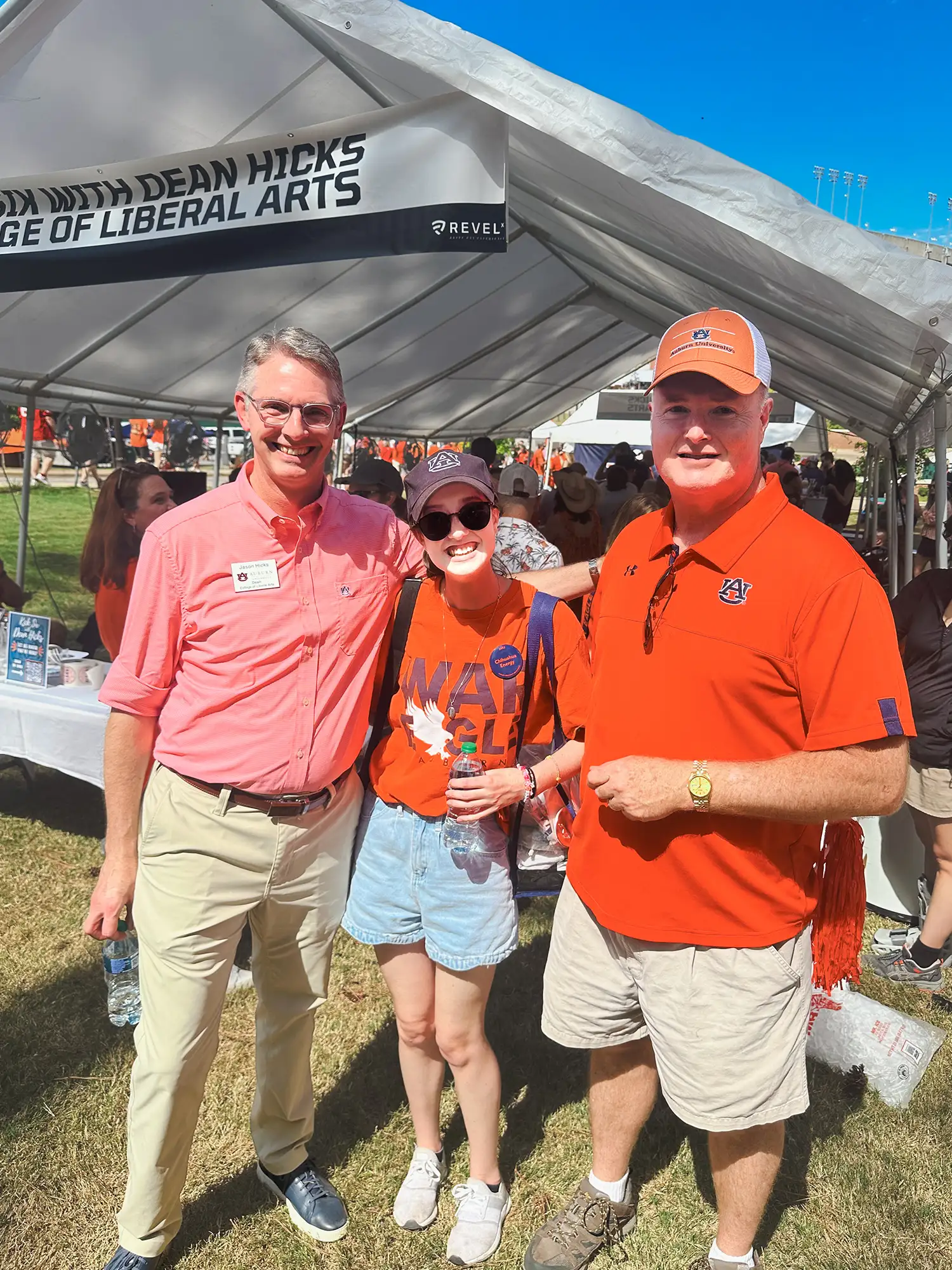 Dean with alums at tailgate